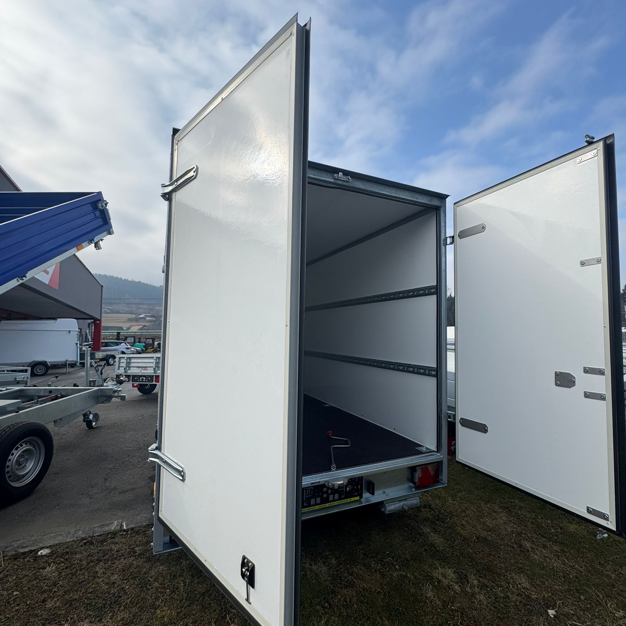 HKA 300/18 T (2700kg)