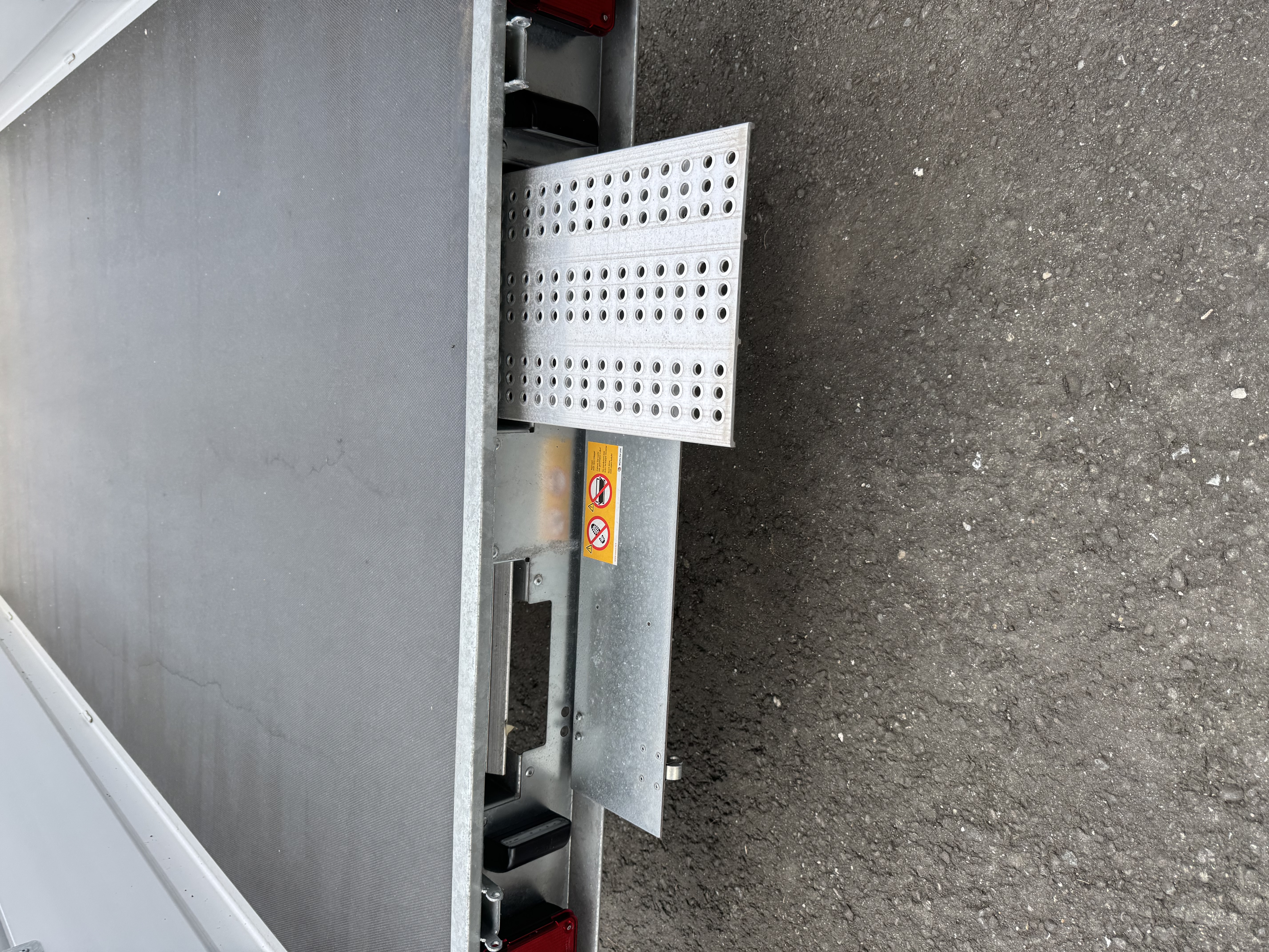 Auffahrschienen integriert (1000 kg/Stück)