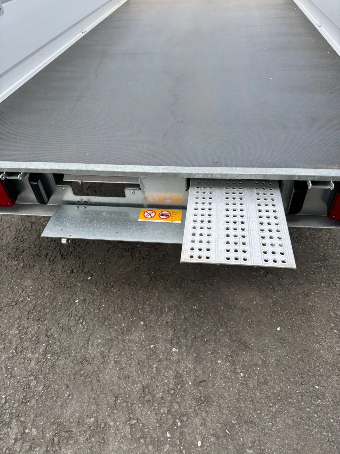 Auffahrschienen integriert (1000 kg/Stück)