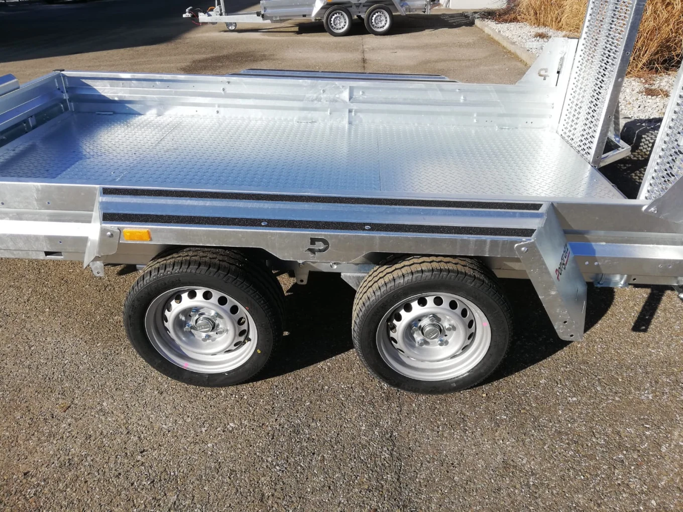 PMT 360/18 T 3500kg 185R14C