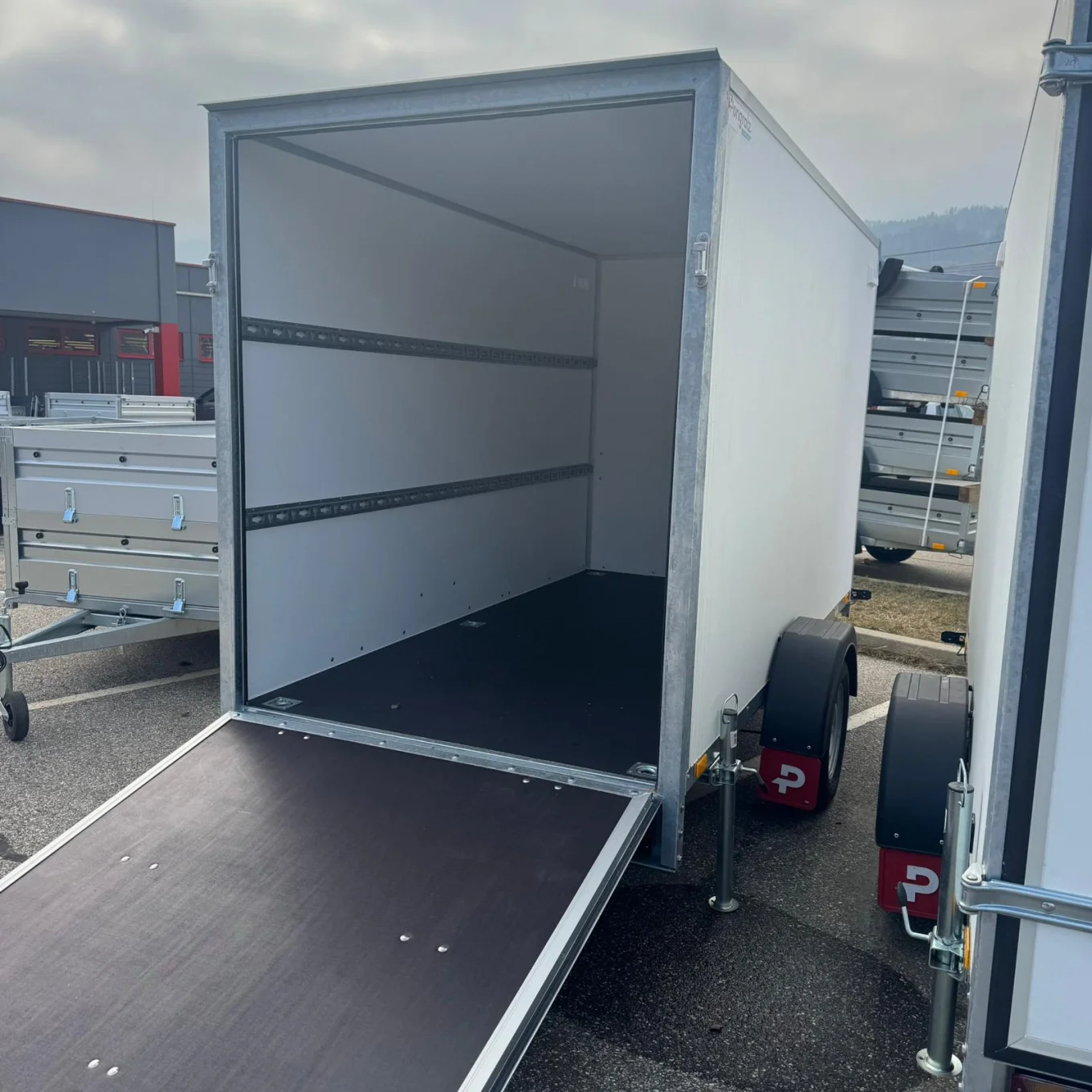 EKA 300/15 G-R (1300kg)