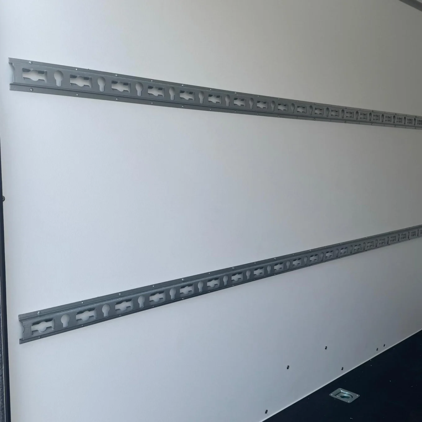 EKA 300/15 G-R (1300kg)